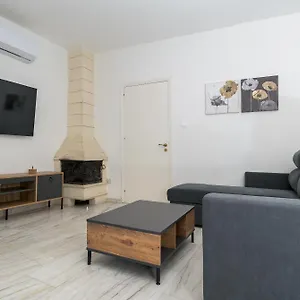 Апартаменты Maple Oak 102, Ларнака